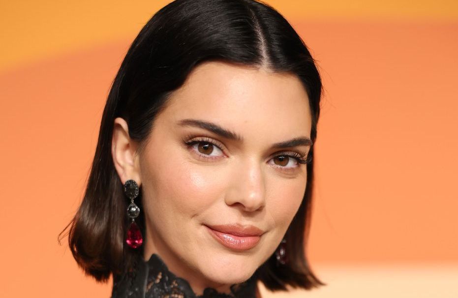 L’astuce facile de la maquilleuse de Kendall Jenner pour avoir des lèvres juicy